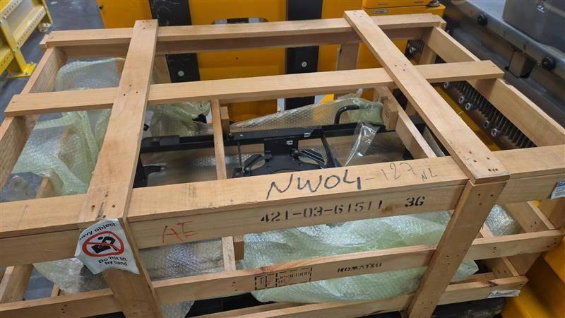 Komatsu BRACKET 421-03-61511 Radiatoren