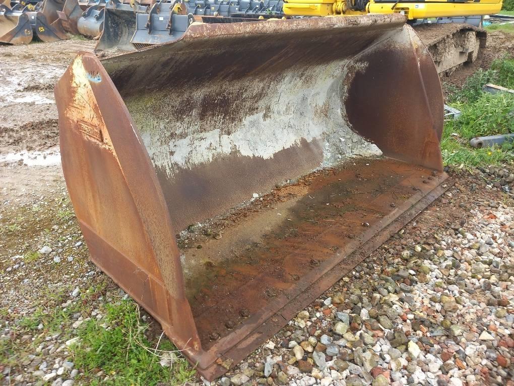 Komatsu WA380-8 Quick coupler & Bucket Bakken