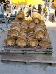 Komatsu D61PX-24 - TRACK ROLLERS