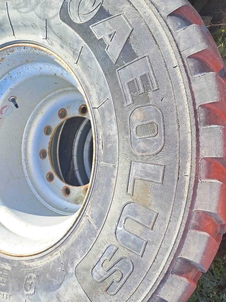 Aeolus 600/50R22.5 Banden, wielen en velgen