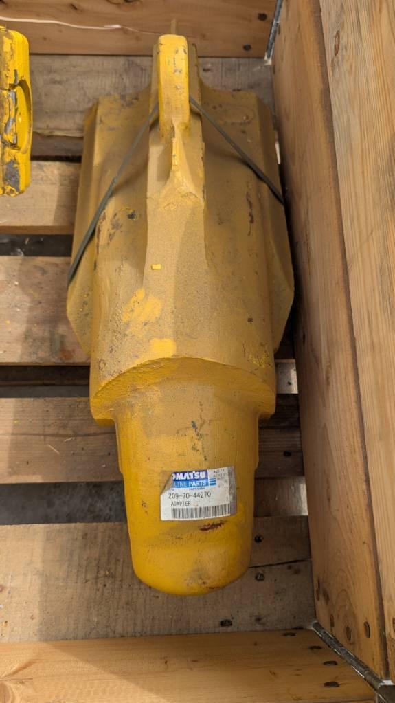 Komatsu PC800 ADAPTER 209-70-44270 K130385CC Bakken